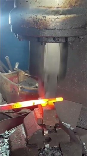Hot Metal Shaping In Hydraulic Hammer