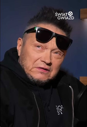 Cała rozmowa z Muńkiem Staszczykiem dostępna jest na naszym kanale Youtube! 🎥 #światgwiazd #muniekstaszczyk #rozmowa #dc