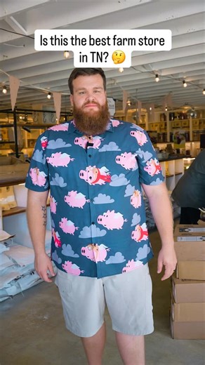 XPLR.NASH on Instagram: "Let me show you what the farm store food lovers wish they found sooner 😱 If you want to shop local in Tennessee and actually know where your ingredients come from, @farmersstorehouse in Sparta needs to be your next stop. 🍞🌾 They mill their own flour on site using more than 35 grains, all sourced with zero chemical inputs from farming to milling to packaging. They even test everything in their own lab to make sure it meets their standards. That alone is worth the trip.