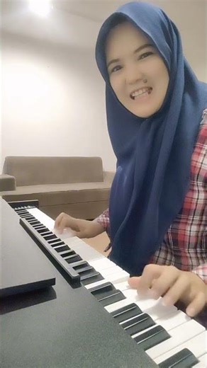 denting piano ini