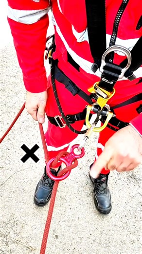 *Using Figure 8 Descender* Correct way to use the Figure 8 Descender #Knot #TyingKnots #Training #KnotTraining #Firefighter #Canyoning #CanyonClimbing #WaterfallClimbing #Descent | Raj Panwar osho