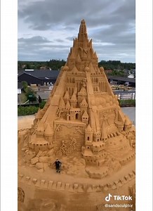 1.9M views · 10K reactions | We've seen building with cement and bricks but have you seen sand? Epic sandcastle of dreams!  ©sandsculptor | TikTok | Facebook