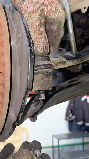 Axle seal leaked replacement guide #automotive #mechanic #usa🇺🇸 | Lewis Carpentry