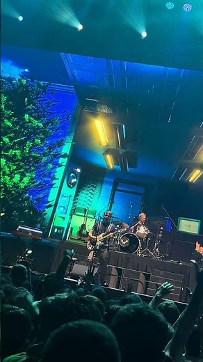 @weezer in the garage live in Argentina at Movistar Arena 5th nov 2025 #concert #livemusic #music