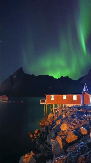 Have you seen The Northern Lights? It was well worth the wait 🥺💛 #Aurora #northernlights