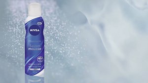 Seidig. Seidiger. NIVEA Seiden-Mousse. Die neuen Pflegeduschen von NIVEA verwöhnen eure Haut und hinterlassen ein seidenweiches Hautgefühl: http://bit.ly/NIVEA-Seiden-Mousse | NIVEA