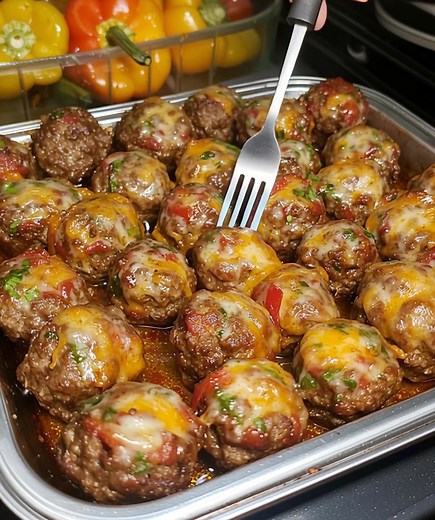 “This is absolutely delicious. Don't change a thing! I took this to a dinner party and everyone loved it but I've been making it at home just for us too. It really only takes 15 minutes!“ Recipe in First Coʍmеոτ 👇 | Daily Recipes