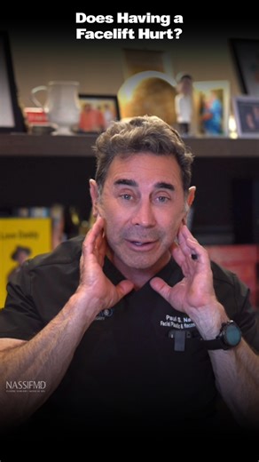 Do facelifts hurt? What’s the healing process like? In general, you feel tightness for the first few days and it is uncomfortable. That said, most patients don’t come in after surgery saying they have a lot of pain, mainly that they just have some tightness! As for the healing process, every patient heals differently, but you can all do things that help you heal faster! I usually recommend three weeks before getting back into the spotlight and about three months until you’re fully ready to go. T