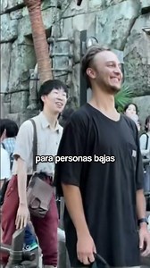 How This Man Overcame His Height to Ride a Roller Coaster 🎢👟