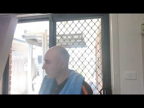 How to clean windows without leaving smears