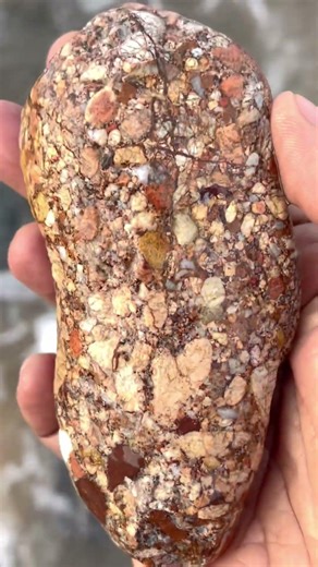 The Beautiful Chaos of Conglomerate Stones