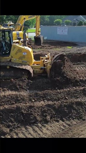 🚧 Bulldozer Pushing a Massive Dirt Pile | Heavy Equipment in Action