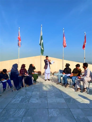 Find the Direction – Map Drawing Activity At USECS Islamabad, students participated in an exciting “Find the Direction” activity They drew maps, gave directions in English, and guided their teammates to the right location Through this fun challenge, students improved: ✔️ Spoken English communication ✔️ Direction & map-reading skills ✔️ Teamwork and confidence ✔️ Critical thinking abilities Learning becomes powerful when it’s active and creative #USECSIslamabad #StudentActivity #LearningByDoing #