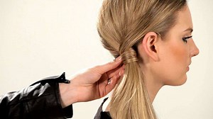 How to Do a Retro Side Ponytail