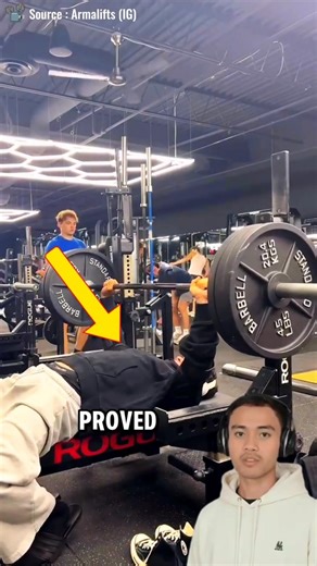 Gym strangers prove they actually care 💪