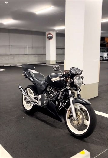 ホーネット250のアンダーカウル取り付け方法