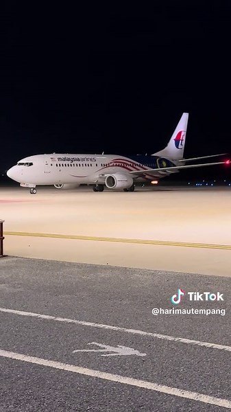 1st flight Jemaah Haji landed Alor Setar Airport.. 25/6/24 @ 1 am [Medical Standby] Welcome back Haji & Hajjah 🫡 #haji #tabunghaji #th #alorsetar #airport #videoviral #makkah #musimhaji