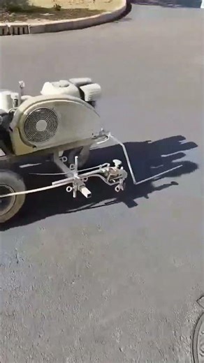 Hydraulic cold spraying road marking machine!