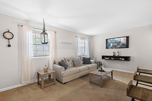 Apartments For Rent Near University of North Carolina at Chapel Hill - Chapel Hill, NC