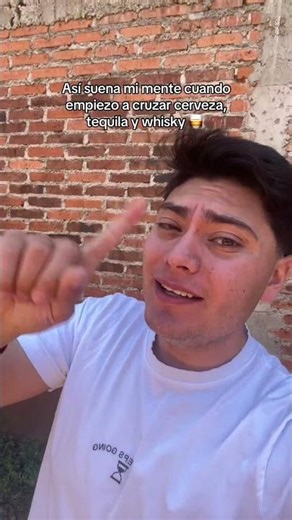 Bien al tirante cuando andamos enfiestados SALUCITA!! #humor #fyp #shorts