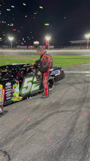 👑🏆 Dave Darling makes history once again! Claiming his 9th Pro Stock Sunoco Drive for the Cup Championship, the legend proves why he’s the king of Seekonk Speedway! 🏁🔥 #DaveDarling #ProStockChampion #SunocoDriveForTheCup #SeekonkSpeedway | Seekonk Speedway