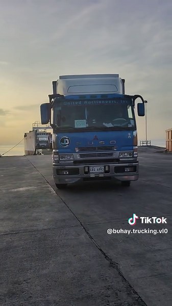 Life of a Truck Driver: Behind the Scenes on the Road