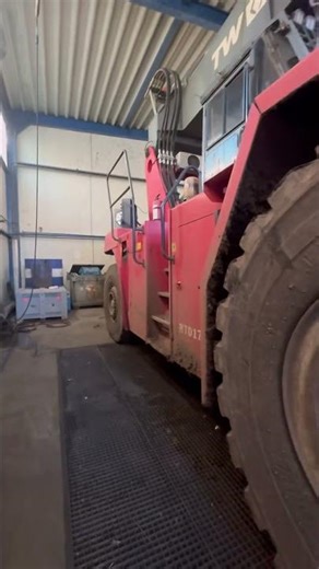 • 🇩🇪 Stationärer Holzumschlagbagger .Stationary Log Loader • 🇺🇦 Стаціонарний навантажувач лісу