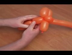 Modellierballons - Anleitung, um einen Hund aus Luftballons zu knoten