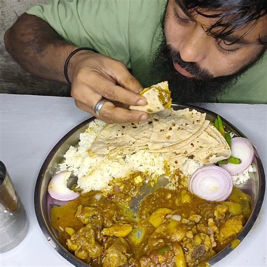 SP EATING CHAPATI AND RICE #chickendinner #food #asmreating #indianfood #eatingvideos #nonvegfood