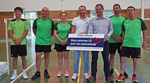 Chanu. Le club de badminton va acheter une machine à corder