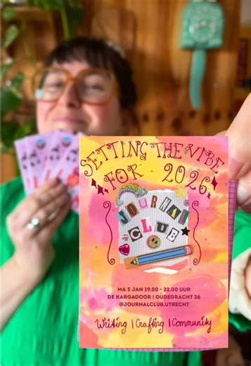 Ik ga ervoor 💜 De Journal Club was zo fijn dat ik het in 2026 lekker door ga zetten en hoe beter dan een ‘Setting the Vibe for 2026’ avond op maandagavond 5 januari ✨ Denk cozy, knippen en plakken en je dromen voor het nieuwe jaar visueel maken 💜📓 er is beperkt plek dus reserveer snel je gratis kaartje! Reageer in de comments voor de ticket link of ga naar www.kargadoor.nl! #utrecht #utrechtcity #journalwithme #journal #journalclub