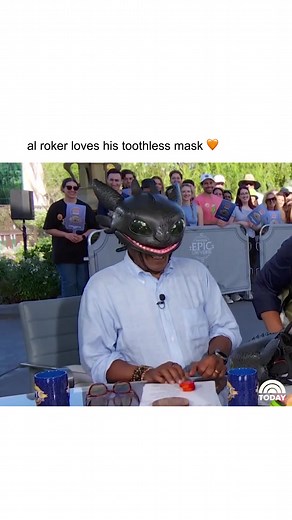 Al Roker se vuelve #Toothless en #EpicUniverse
