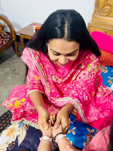 741K views · 6.9K reactions | আনাবিয়ার দামি Gift #viralvideoシ #reelsfypシ #reelsfacebook #reelsinstagram #baby #lifestyle #funnyvideos #funny #virals #fun #gifted #gifts #happy | Piays Ashfia | Facebook