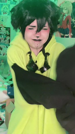 Might sell this onesie #gir #girinvaderzim #invaderzimgir #invaderzim #invaderzimcosplay #cosplay #cute #gircosplay #gironesie #scenekid #cosplayer #contacts