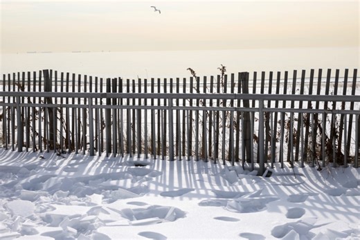 News Wrap: Winter storm piling up snow in Sierra Nevada range