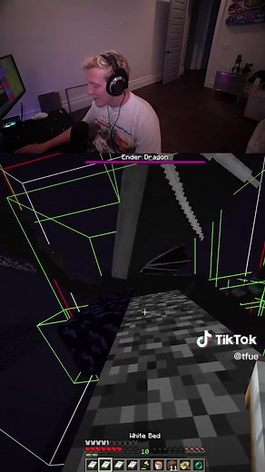 Defeating the Ender Dragon in Minecraft