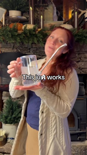 Simply the Best Houseplant Watering Can. Easy-reach watering can with a long spout for precise watering of houseplants, herbs, seedlings, and indoor plants. Lightweight watering can for homesteaders, homemakers, and houseplant lovers who want controlled water flow and mess-free plant care. Ideal for everyday houseplant care, seed starting, and gentle watering in a cottage or farmhouse home. #HouseplantCare #WateringCan #Homesteaders #CottageHome #IndoorGardening