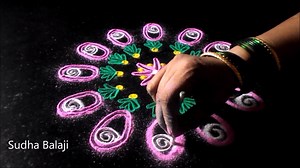 After the cup rangoli , I tried to create rose rangoli design using spoons and this rangoli video also instantly became a hit . https://goo.gl/ZYnYtH simple rangoli idea #rangoli #easyrangoli | Rangoli sans dots