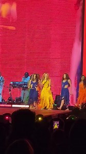 Shakira cantando 'Dai Dai' en vivo desde Los Angeles