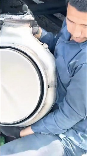 DEF Filter Cleaning: Young Diesel Trucking's Kenworth T680!