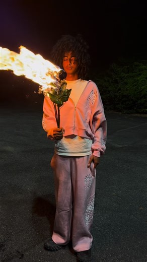 AV3RI on Instagram: "Give us a date 💕"