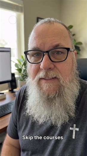 🤖 Want an AI “coach” that doesn’t talk over your head? 📱 Try this 10‑minute routine that makes AI explain things like you’re in 3rd grade. 💛 Pick one skill you want to grow in this week (writing, Bible study, marketing, leadership, health—anything). 😮‍💨 Keep it tiny: your only goal is a 10‑minute lesson you can actually finish. ✅ Step 1: Open your AI chat app and type, “Pretend you are my 3rd‑grade coach. Help me learn ______ in small steps. Explain it with simple words.” ✨ Step 2: Ask for 