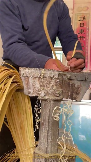 Traditional Bamboo Strip Polishing: Crafting Smooth Splints