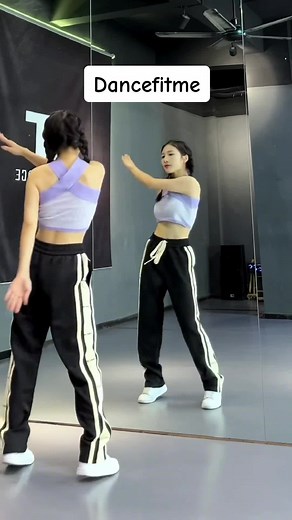 Do you love to dance workout?The fastest way to make sure you have a fun dance workout is to choose a great dance app that you like. After all, if you don't like the dance videos. why would you want to dance to it? So why don't you Just Check out Dancefitme App.Give it a try now! #dancefitme #dance #fitness #funworkout#dancefitmeapp