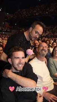 Jarry goes into the audience... and runs into a father and his son! 😱 #jarry #funny