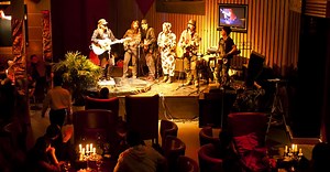 How To Get Music Gigs At Restaurants - Music Industry How To