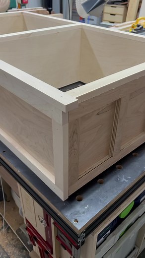 Sometimes a flush trim saw just can’t be beat 🤘🏻 #garageworkshop #yorkpawoodworks #localwoodworking #woodworking #wood #woodshop #woodworkerlife #stateoftheshop #yorkpa #furnituremaker #handtools #woodtok