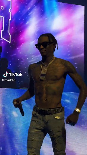 Soulja Boy Live Performance of 'Crank That' at Concert