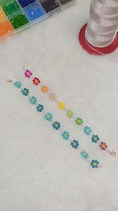 Tutorial pulseira em crochê com cristais. Modelos flores 🌸 #crochet #tutorial #springvibes #art #artesanal #bijuterias #pulseiras #handmade #bracelets #art #diy | Art da Tha