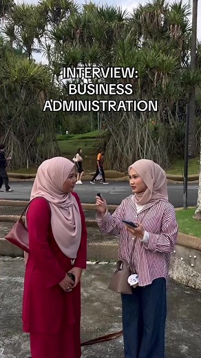Balancing Studies and Business: Student Insights